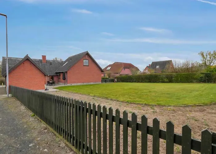 Ferienhaus 3 Bedroom Cozy In